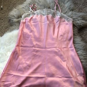 🎀 Victoria Secret Pink Satin Slip